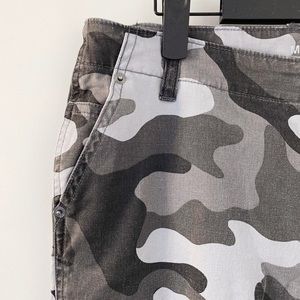 MICHAEL MICHAEL KORS | Grey Camo Cargo Jogger